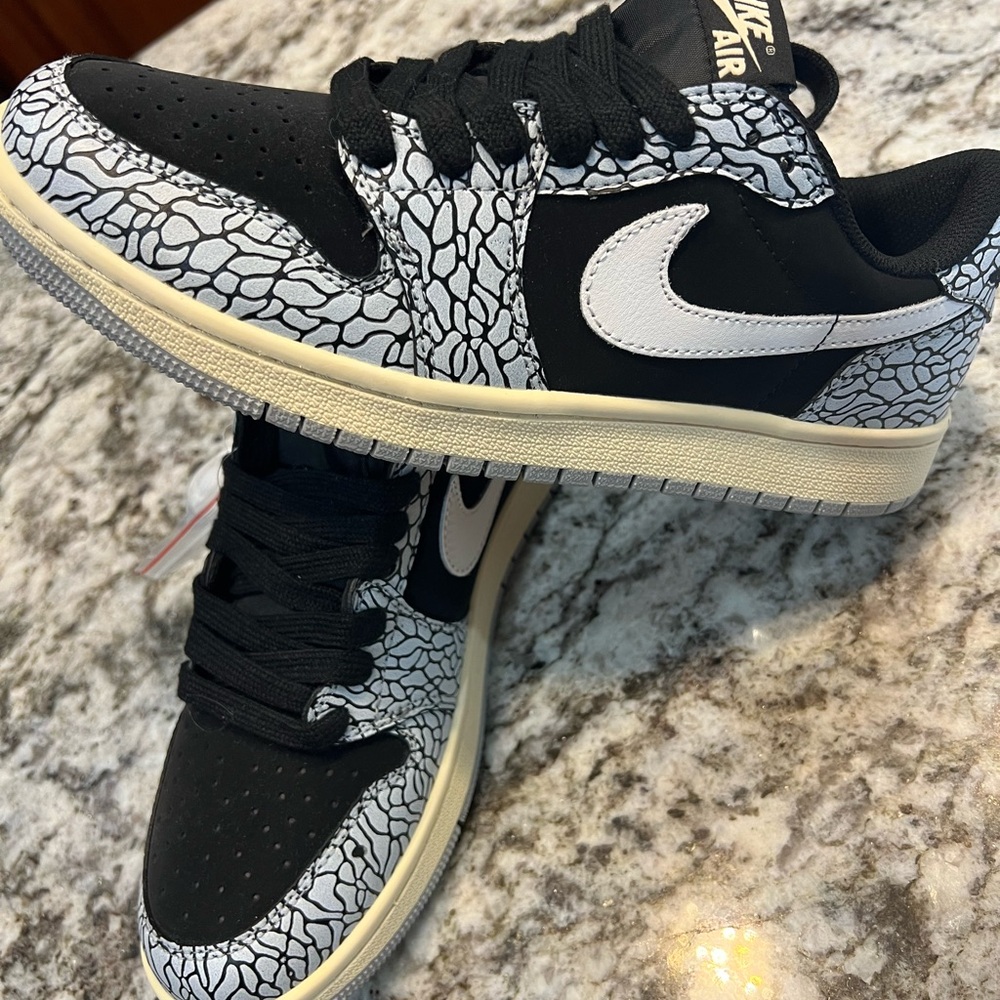 Nike Black and White Patterned Sneakers